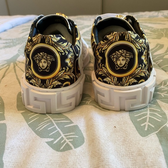 Imitation Versace Men’s Sneakers - Picture 4 of 4